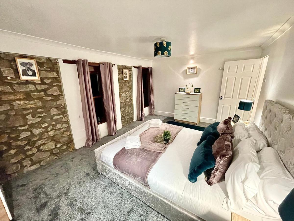 Traditional Cosy Pet Friendly Cottage By The Canal With Cymru Holidays Cwmbran Exterior foto